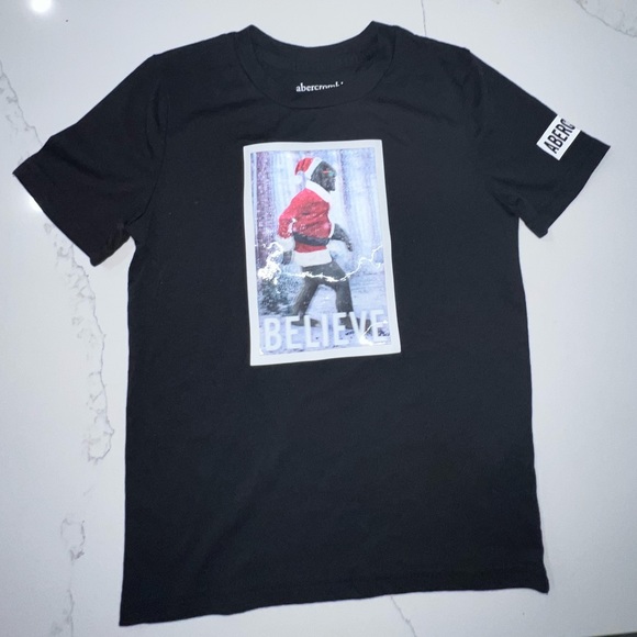 A&f Christmas Hologram shirt - Picture 1 of 5